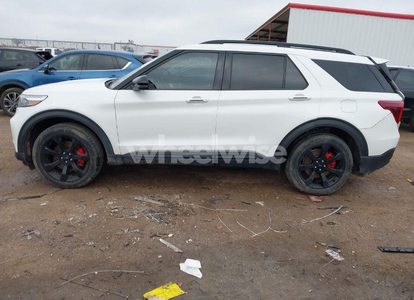 Photo 15 of 2023 Ford Explorer ST (VIN 1FM5K8GC1PGA09284)