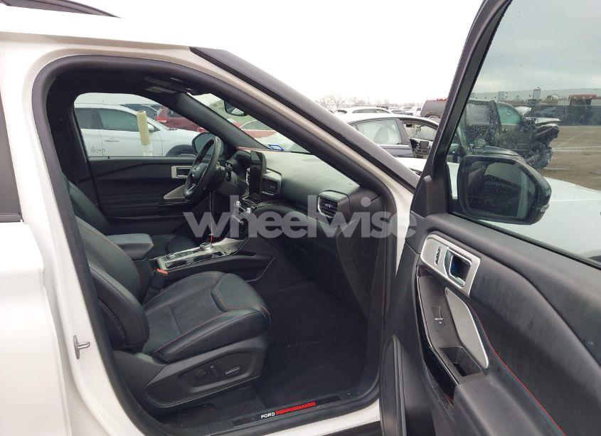 Photo 5 of 2023 Ford Explorer ST (VIN 1FM5K8GC1PGA09284)