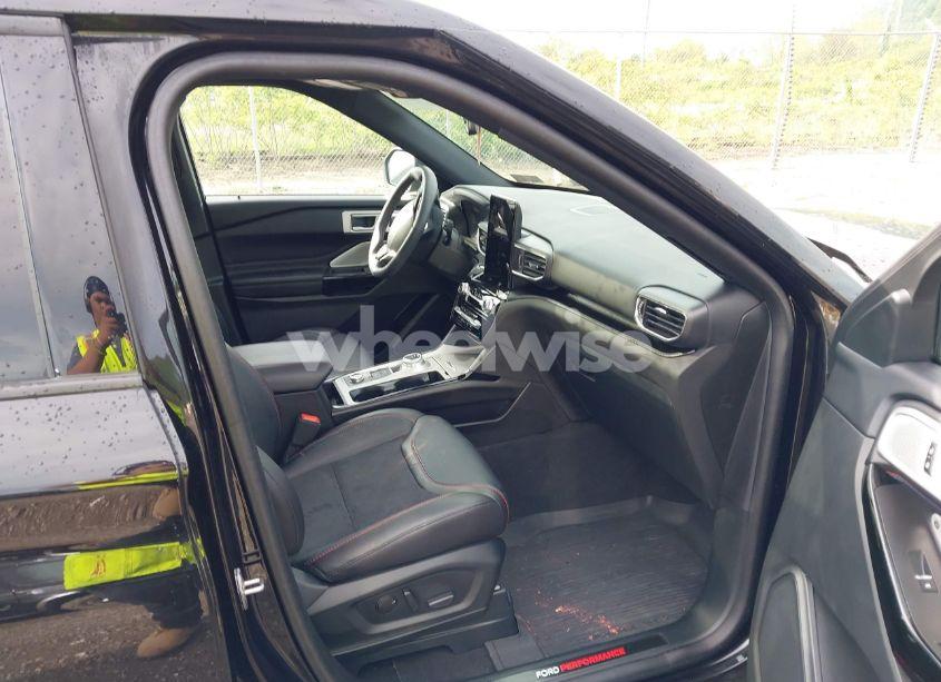 Photo 5 of 2023 Ford Explorer ST (VIN 1FM5K8GC1PGA21273)