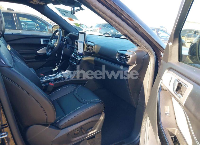 Photo 5 of 2023 Ford Explorer ST (VIN 1FM5K8GC2PGB06056)