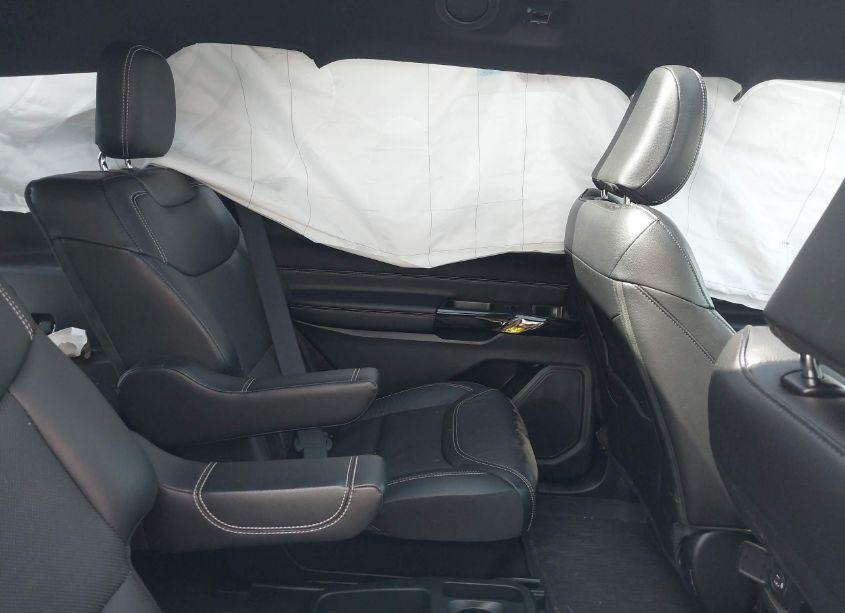 Photo 8 of 2021 Ford Explorer ST (VIN 1FM5K8GC3MGB11648)