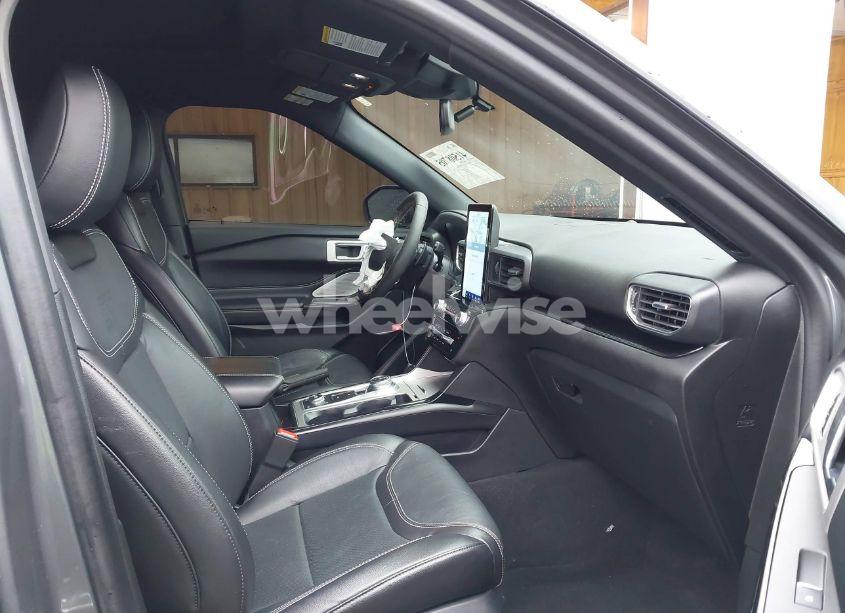 Photo 5 of 2021 Ford Explorer ST (VIN 1FM5K8GC3MGB30331)