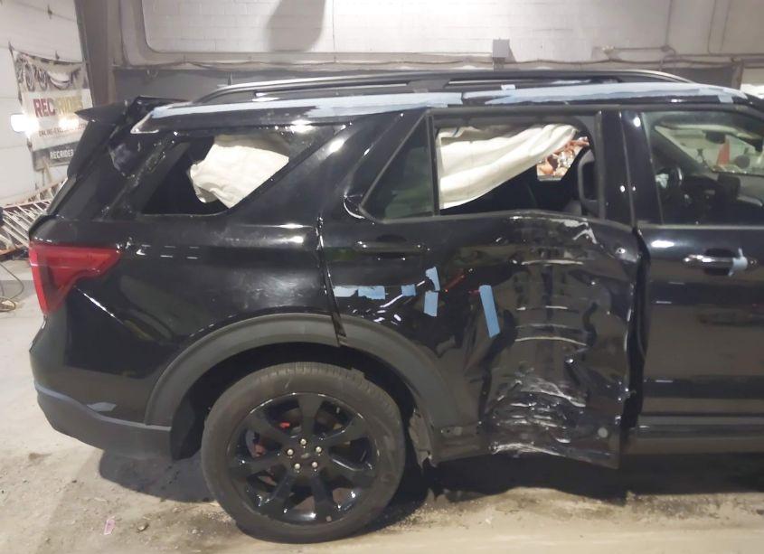 Photo 17 of 2022 Ford Explorer ST (VIN 1FM5K8GC3NGC04249)