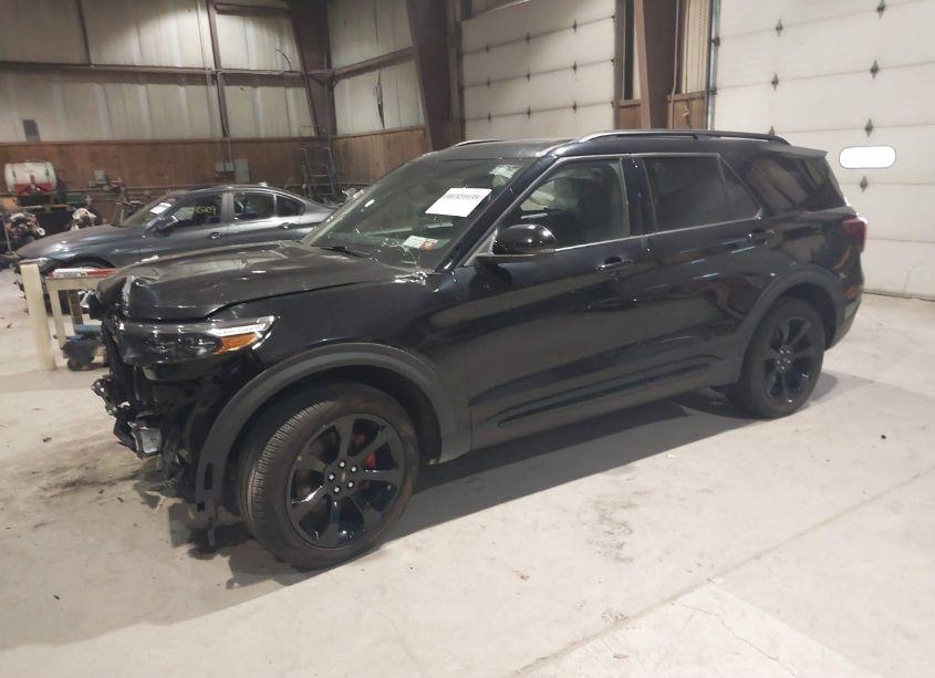 Photo 2 of 2022 Ford Explorer ST (VIN 1FM5K8GC3NGC04249)