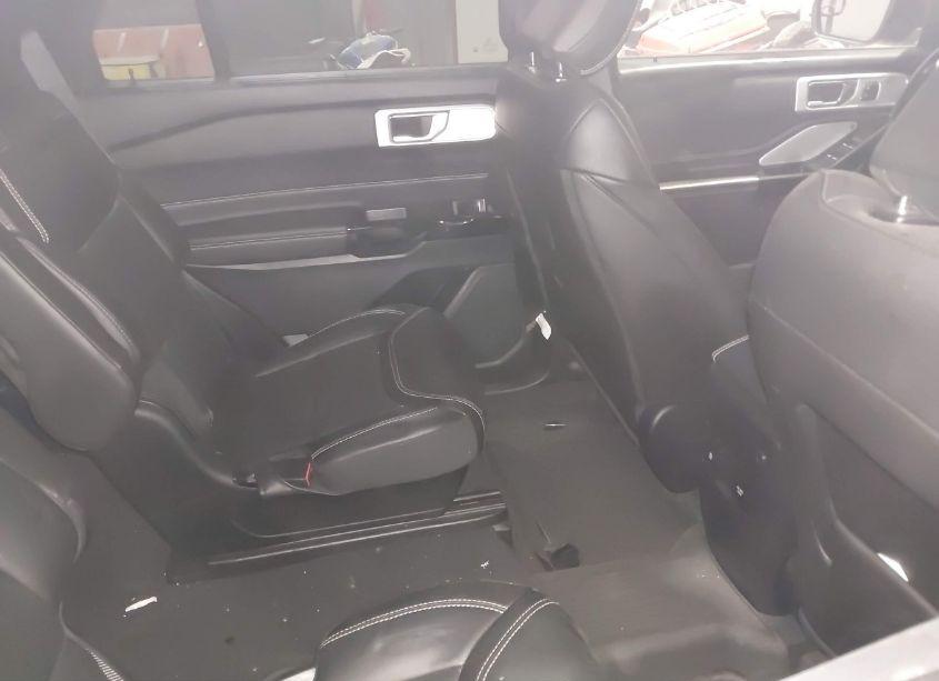 Photo 8 of 2022 Ford Explorer ST (VIN 1FM5K8GC3NGC04249)