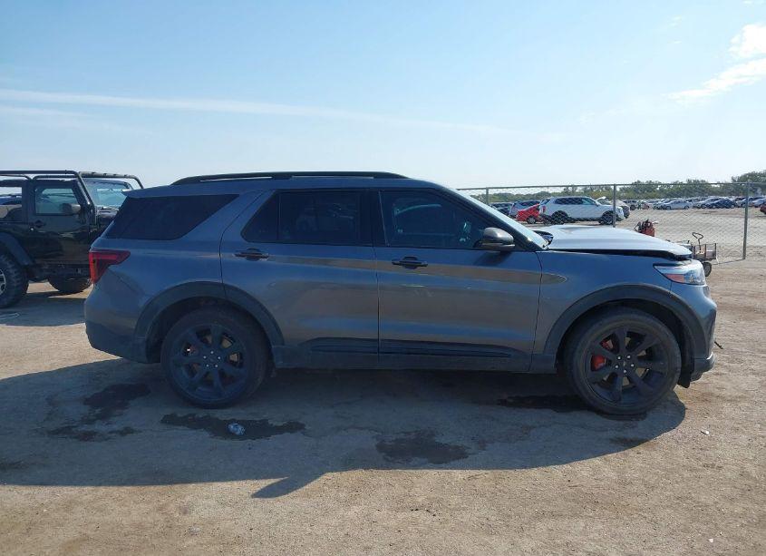 Photo 13 of 2022 Ford Explorer ST (VIN 1FM5K8GC4NGA72652)
