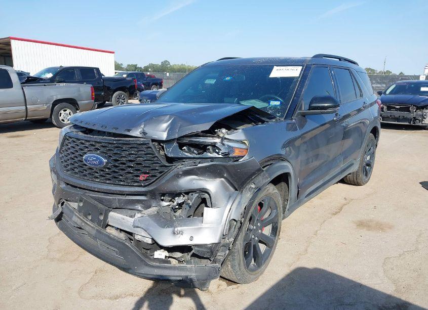 Photo 2 of 2022 Ford Explorer ST (VIN 1FM5K8GC4NGA72652)