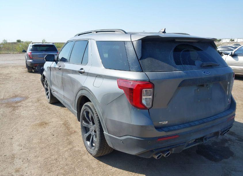 Photo 3 of 2022 Ford Explorer ST (VIN 1FM5K8GC4NGA72652)