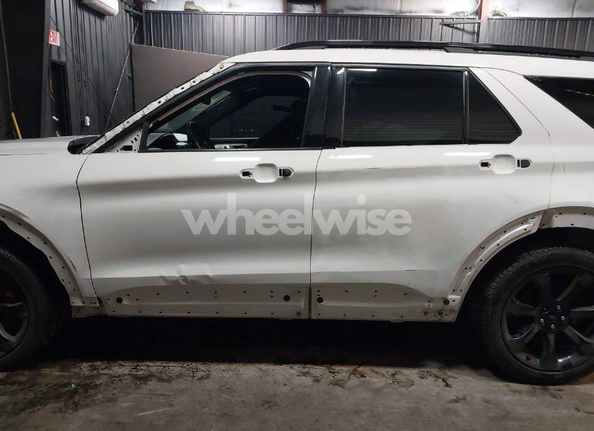 Photo 15 of 2020 Ford Explorer ST (VIN 1FM5K8GC5LGB55780)