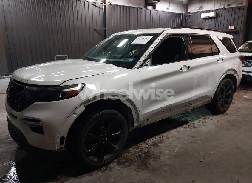 Photo 2 of 2020 Ford Explorer ST (VIN 1FM5K8GC5LGB55780)