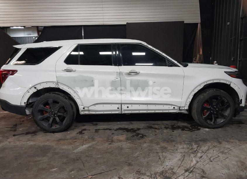 Photo 6 of 2020 Ford Explorer ST (VIN 1FM5K8GC5LGB55780)