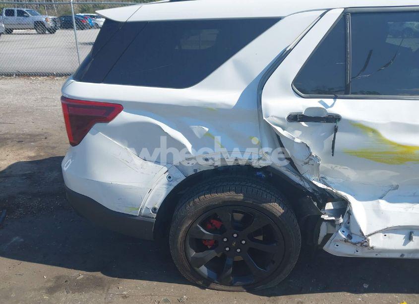 Photo 6 of 2020 Ford Explorer ST (VIN 1FM5K8GC5LGC56866)