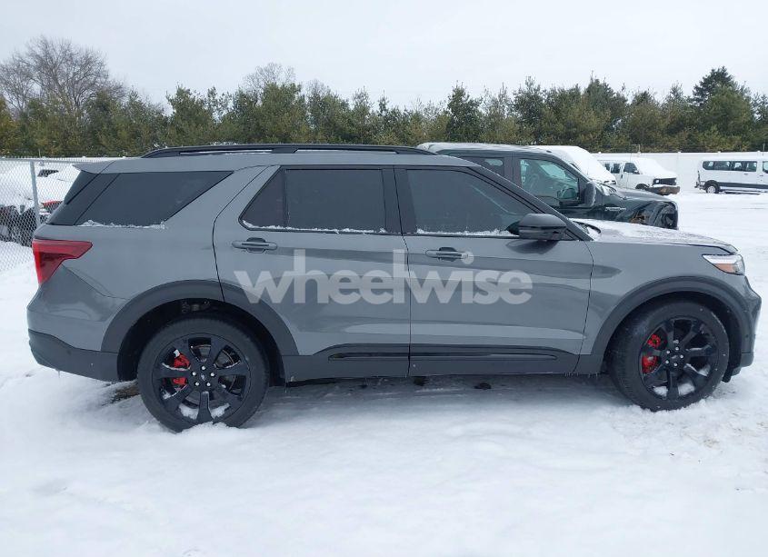 Photo 13 of 2021 Ford Explorer ST (VIN 1FM5K8GC5MGB00358)