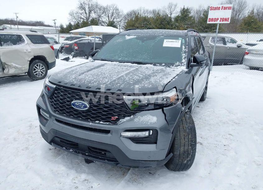 Photo 2 of 2021 Ford Explorer ST (VIN 1FM5K8GC5MGB00358)