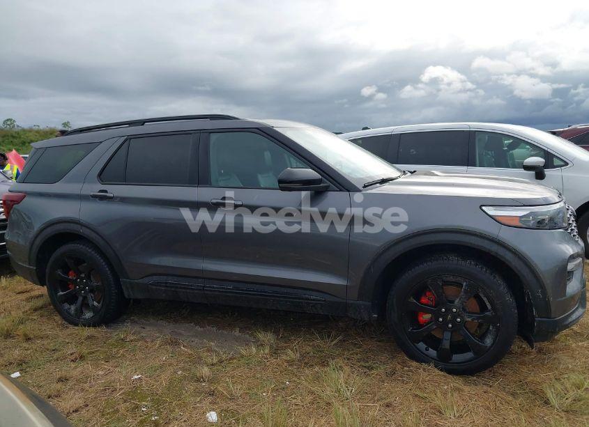 Photo 13 of 2021 Ford Explorer ST (VIN 1FM5K8GC5MGB63265)