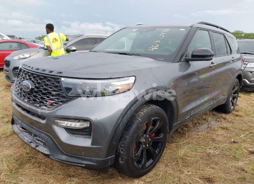 Photo 2 of 2021 Ford Explorer ST (VIN 1FM5K8GC5MGB63265)