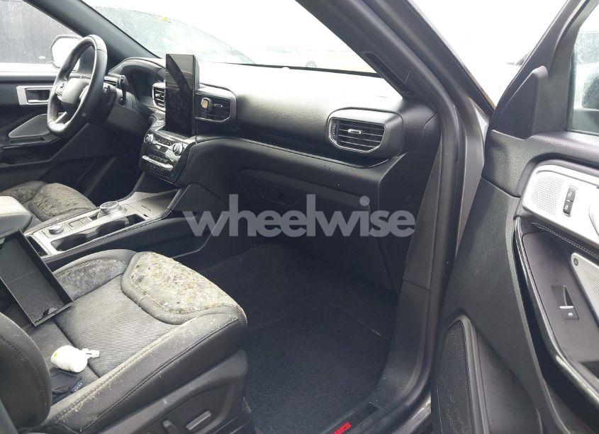 Photo 5 of 2021 Ford Explorer ST (VIN 1FM5K8GC5MGB63265)