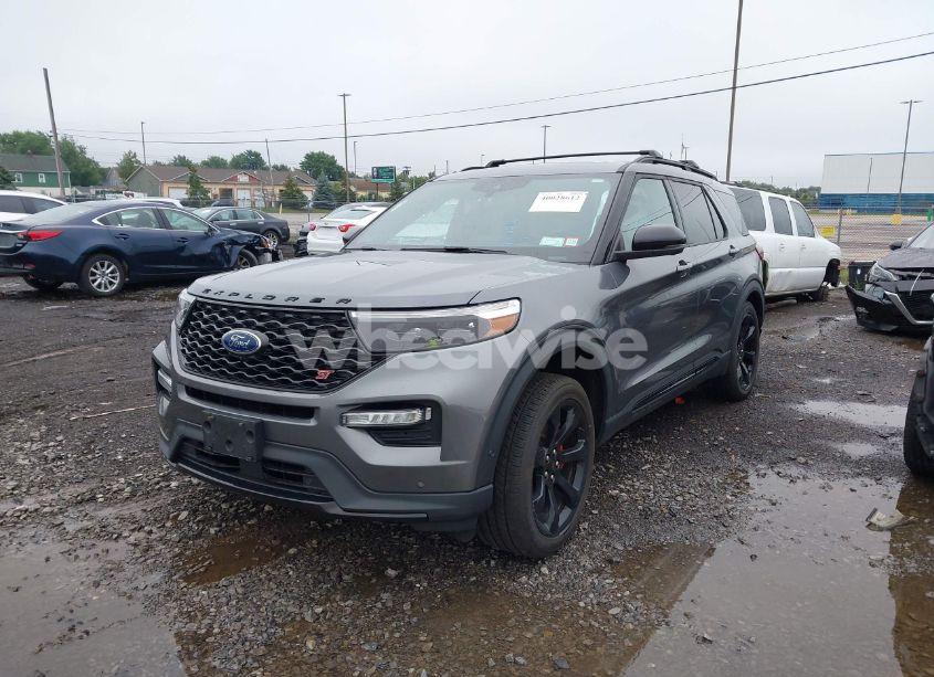 Photo 2 of 2021 Ford Explorer ST (VIN 1FM5K8GC5MGC12741)