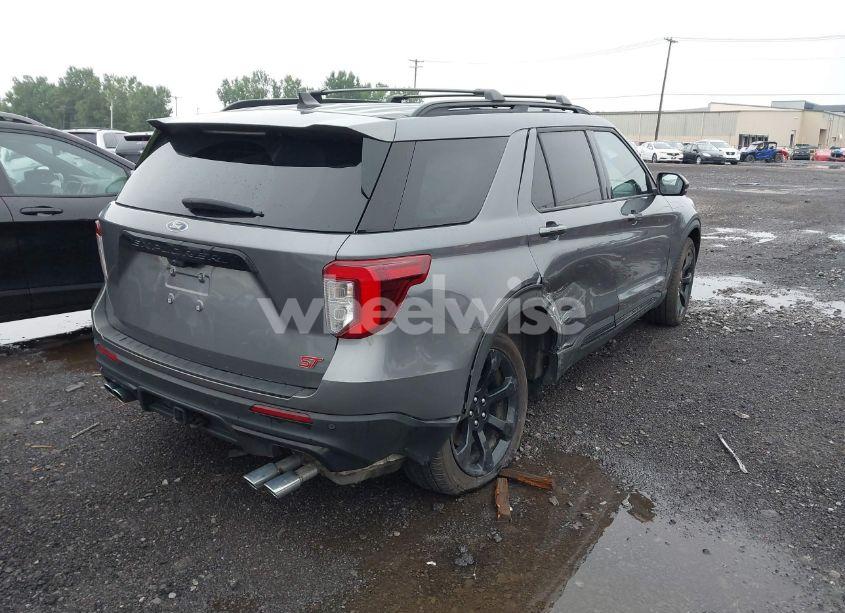 Photo 4 of 2021 Ford Explorer ST (VIN 1FM5K8GC5MGC12741)