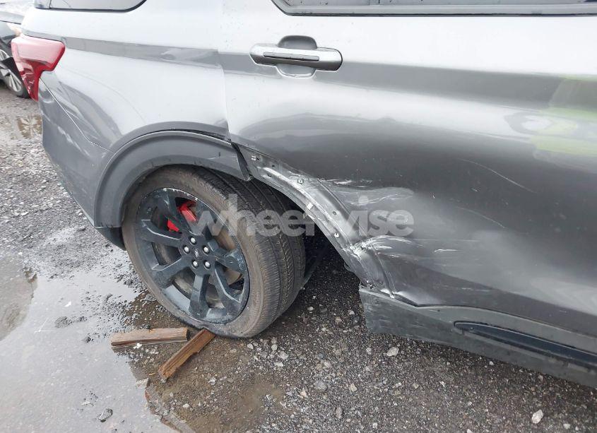 Photo 6 of 2021 Ford Explorer ST (VIN 1FM5K8GC5MGC12741)