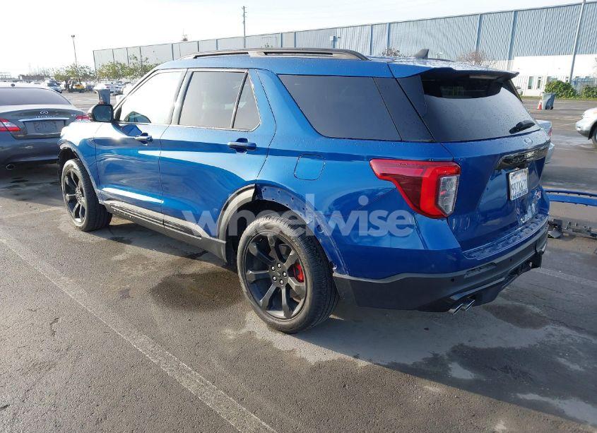 Photo 3 of 2022 Ford Explorer ST (VIN 1FM5K8GC5NGB35452)