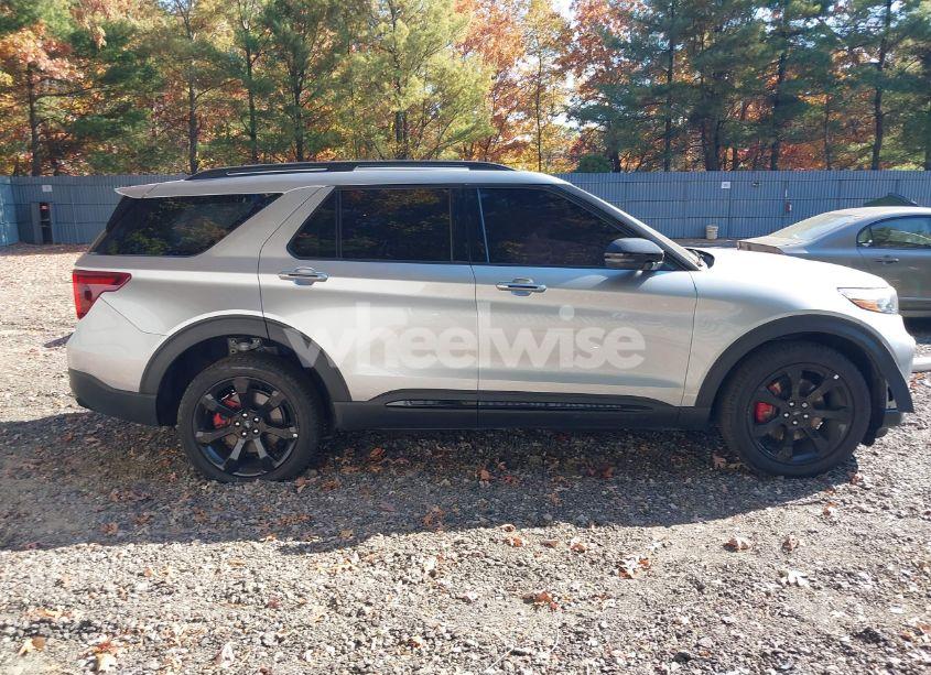 Photo 13 of 2023 Ford Explorer ST (VIN 1FM5K8GC5PGB60628)