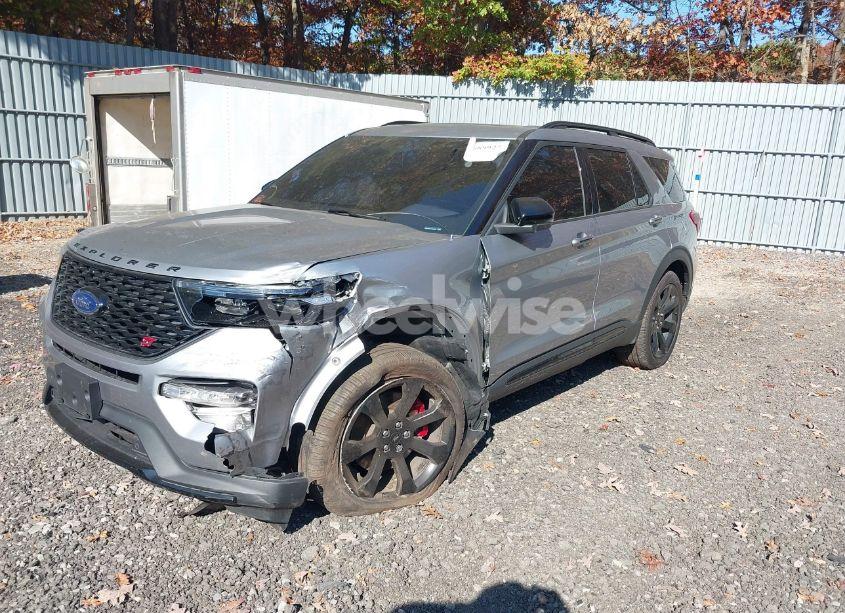 Photo 2 of 2023 Ford Explorer ST (VIN 1FM5K8GC5PGB60628)