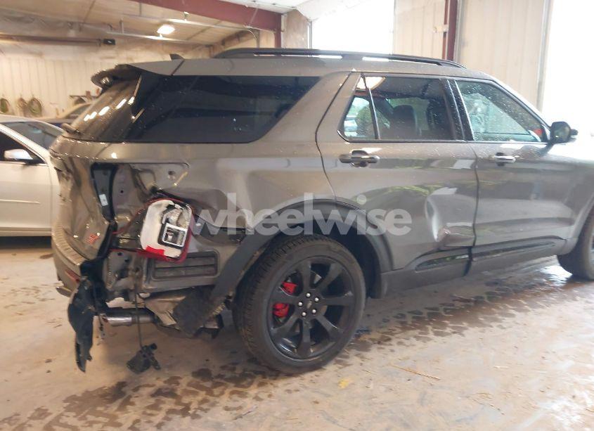 Photo 6 of 2023 Ford Explorer ST (VIN 1FM5K8GC5PGC26305)