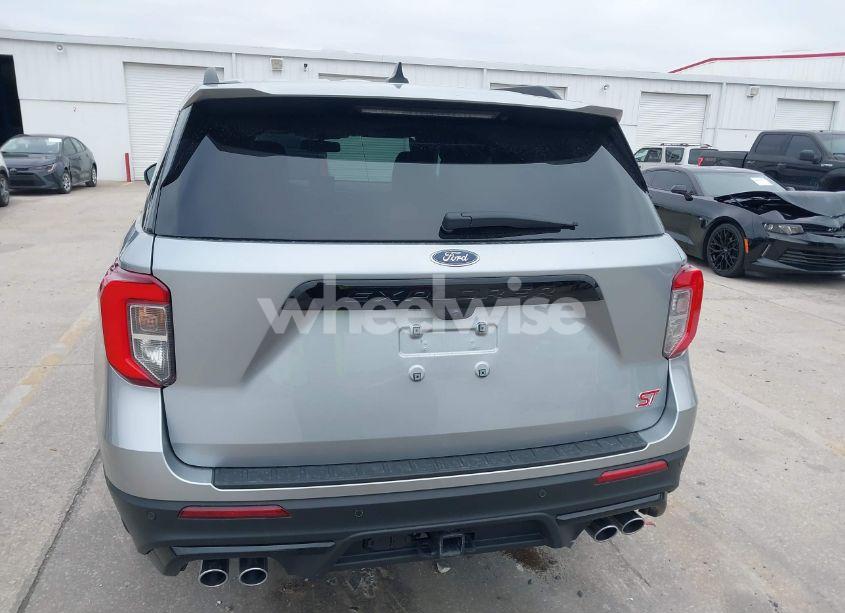 Photo 17 of 2024 Ford Explorer ST (VIN 1FM5K8GC5RGA15236)