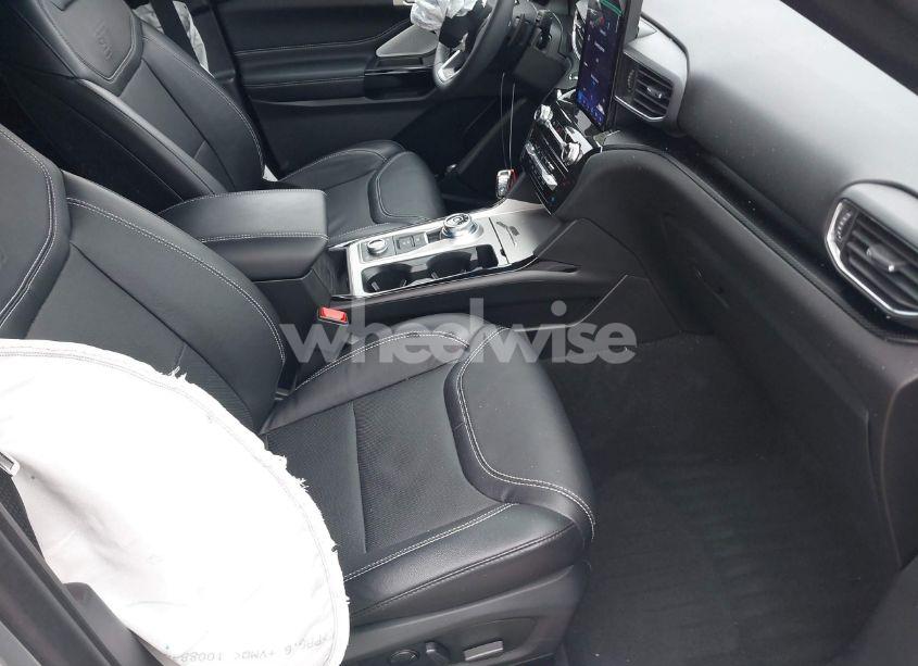 Photo 5 of 2024 Ford Explorer ST (VIN 1FM5K8GC5RGA15236)