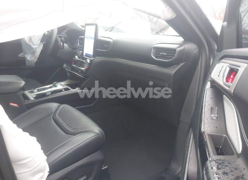 Photo 5 of 2024 Ford Explorer ST (VIN 1FM5K8GC5RGA73055)