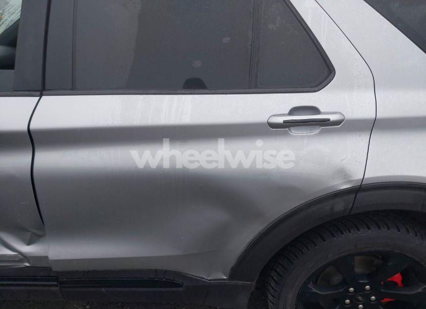 Photo 18 of 2020 Ford Explorer ST (VIN 1FM5K8GC7LGC59929)