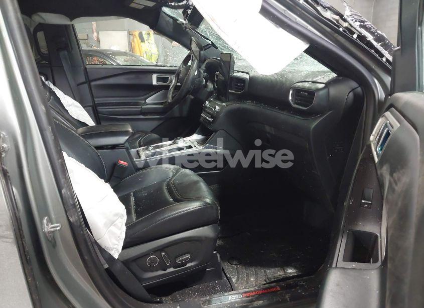 Photo 5 of 2020 Ford Explorer ST (VIN 1FM5K8GC8LGB03639)