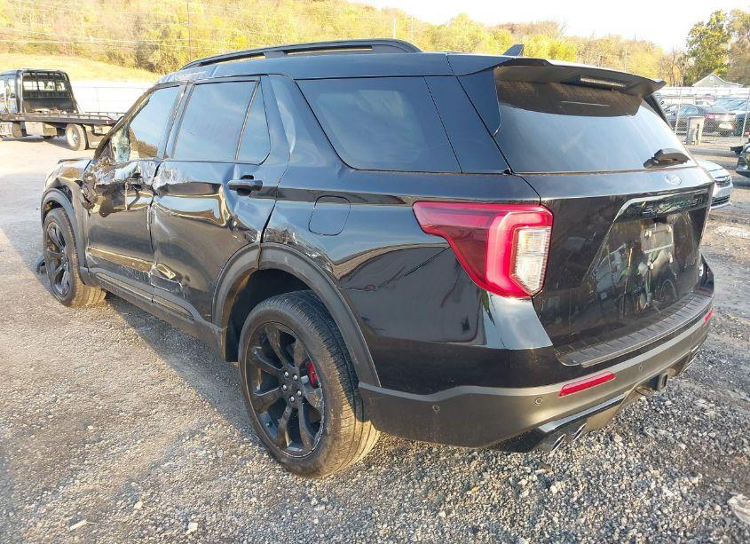 Photo 3 of 2022 Ford Explorer ST (VIN 1FM5K8GC8NGB09668)
