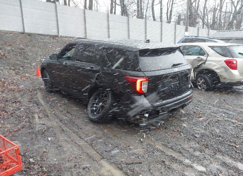Photo 3 of 2022 Ford Explorer ST (VIN 1FM5K8GC8NGB12179)