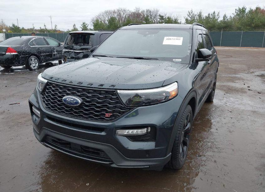 Photo 2 of 2023 Ford Explorer ST (VIN 1FM5K8GC9PGA85089)