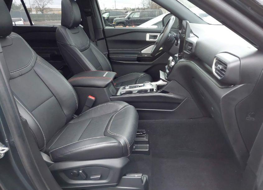 Photo 5 of 2023 Ford Explorer ST (VIN 1FM5K8GC9PGA85089)