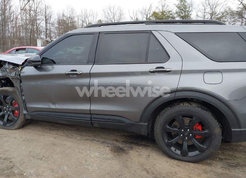 Photo 15 of 2023 Ford Explorer ST (VIN 1FM5K8GC9PGB30788)