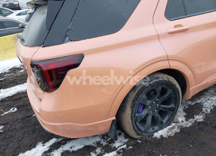 Photo 20 of 2020 Ford Explorer ST (VIN 1FM5K8GCXLGA51379)