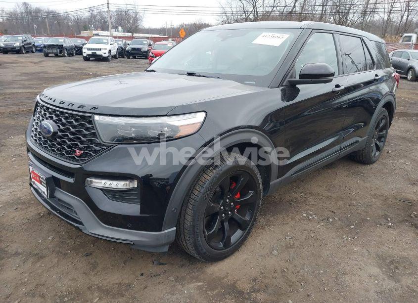 Photo 2 of 2021 Ford Explorer ST (VIN 1FM5K8GCXMGA53828)