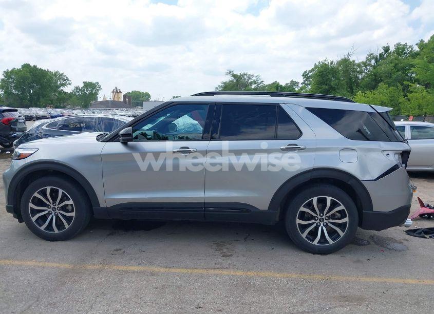 Photo 15 of 2021 Ford Explorer ST (VIN 1FM5K8GCXMGA95156)