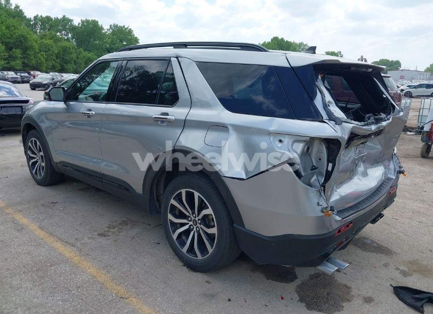 Photo 3 of 2021 Ford Explorer ST (VIN 1FM5K8GCXMGA95156)