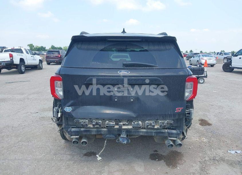 Photo 17 of 2022 Ford Explorer ST (VIN 1FM5K8GCXNGC49592)