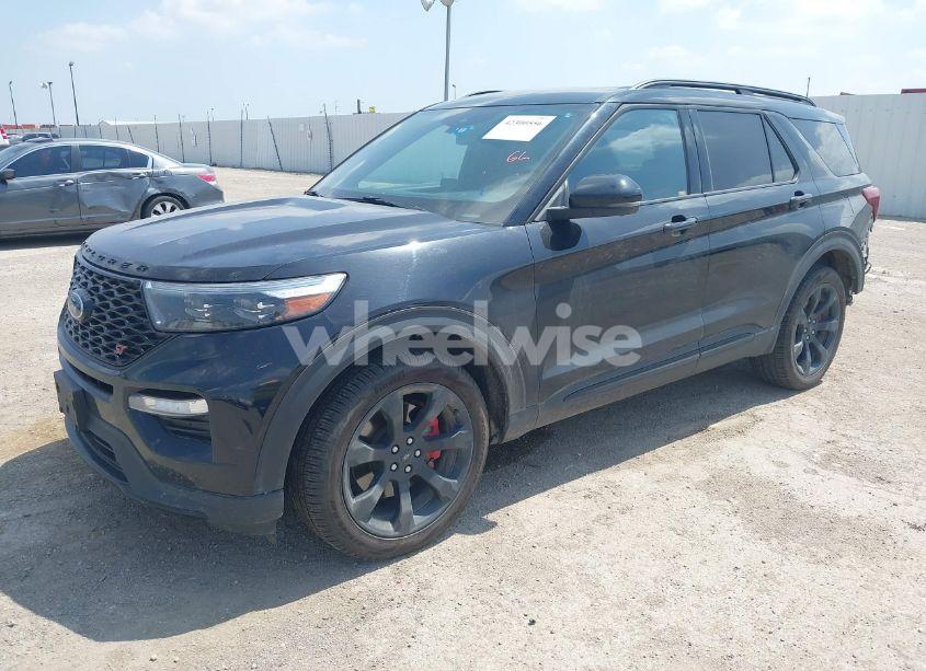 Photo 2 of 2022 Ford Explorer ST (VIN 1FM5K8GCXNGC49592)