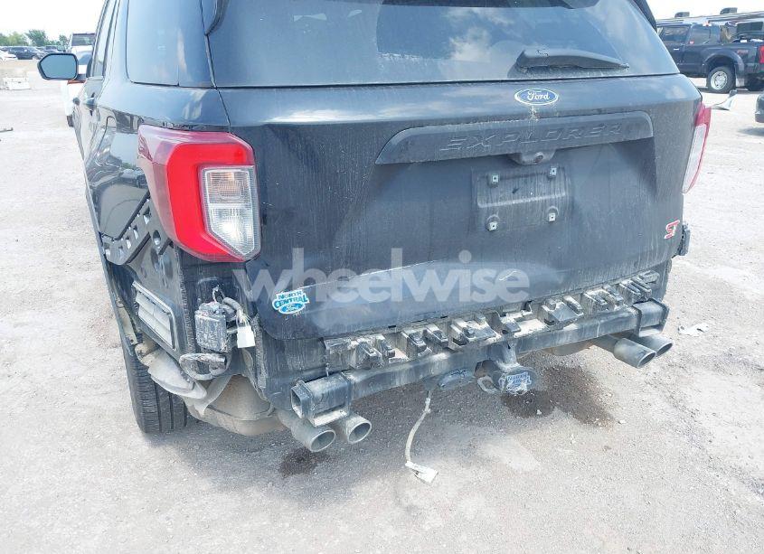 Photo 6 of 2022 Ford Explorer ST (VIN 1FM5K8GCXNGC49592)