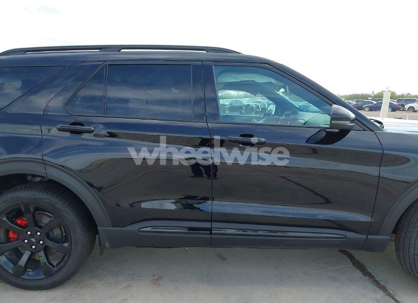 Photo 14 of 2023 Ford Explorer ST (VIN 1FM5K8GCXPGA29775)