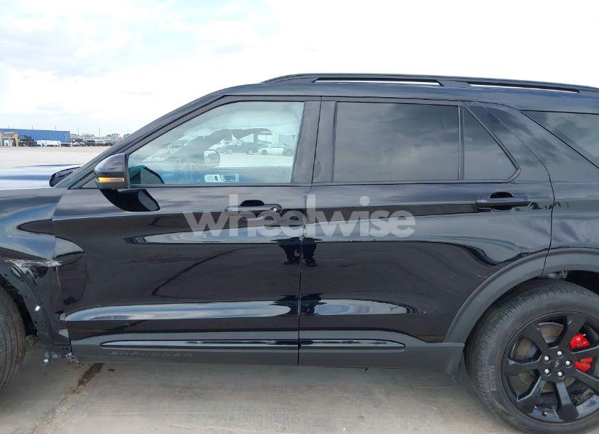 Photo 15 of 2023 Ford Explorer ST (VIN 1FM5K8GCXPGA29775)