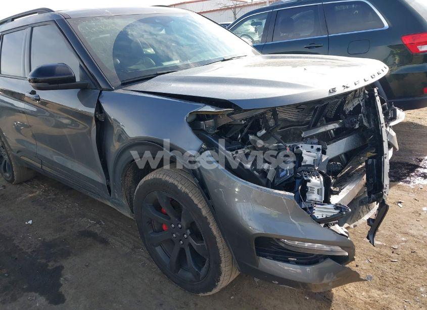 Photo 6 of 2023 Ford Explorer ST (VIN 1FM5K8GCXPGC36957)