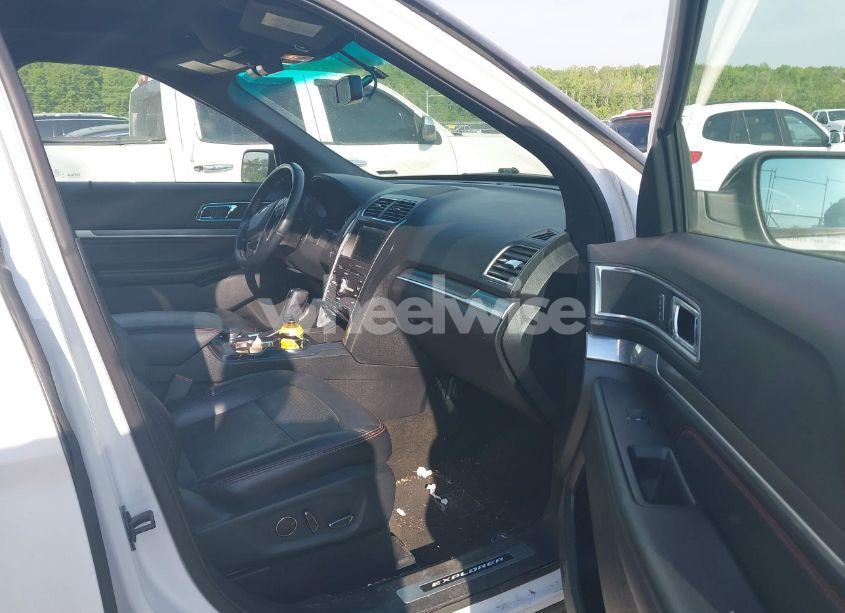 Photo 5 of 2016 Ford Explorer SPORT (VIN 1FM5K8GT0GGB77899)