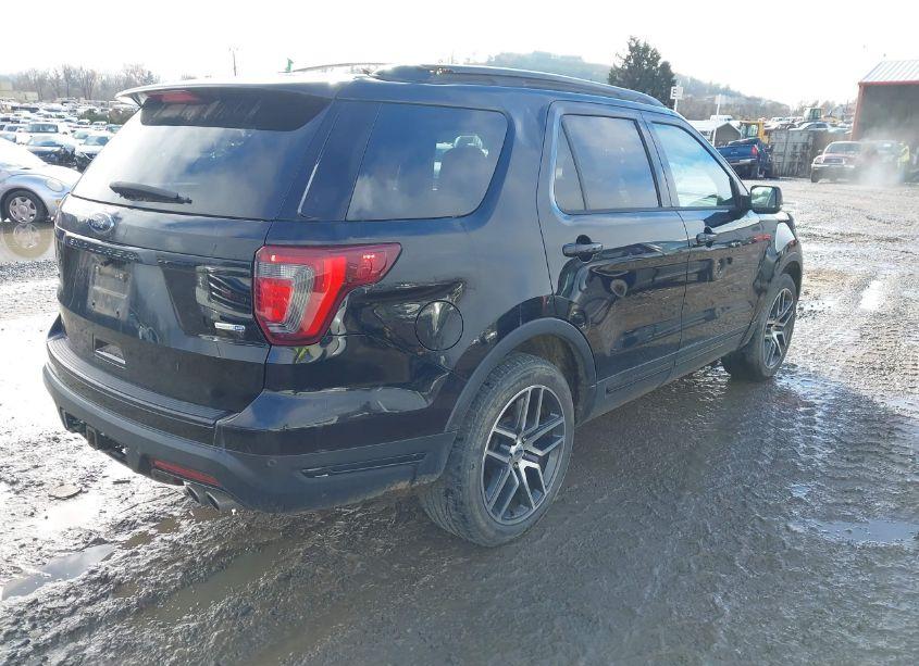 Photo 4 of 2018 Ford Explorer SPORT (VIN 1FM5K8GT0JGB97433)